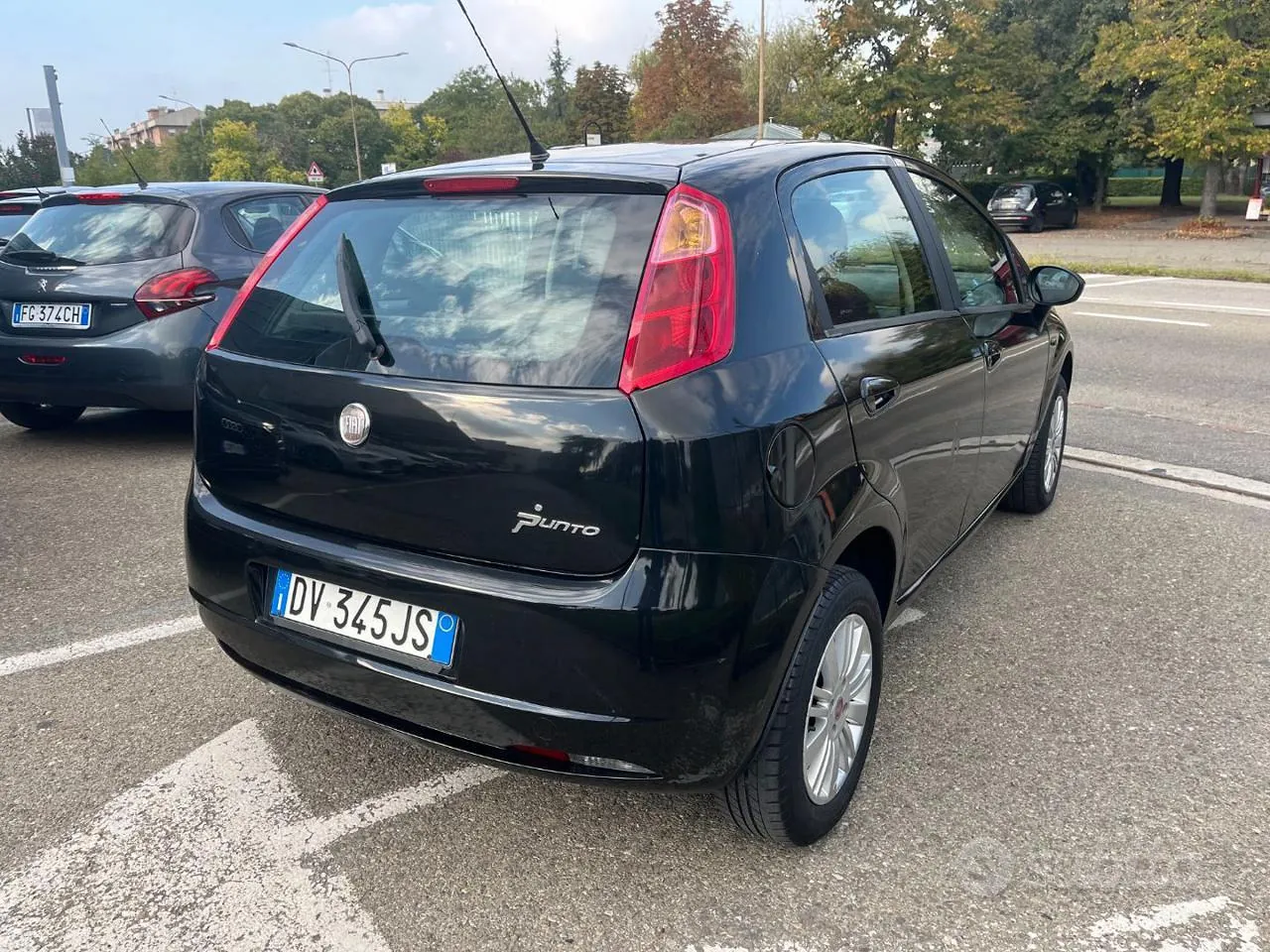 Fiat Grande Punto 2009 photo 3