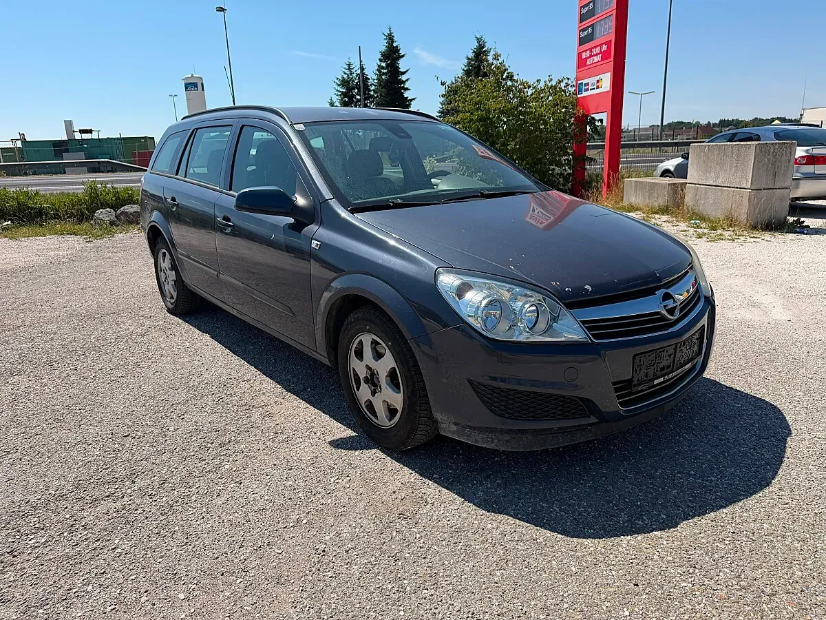 Opel Astra 2009 photo 3