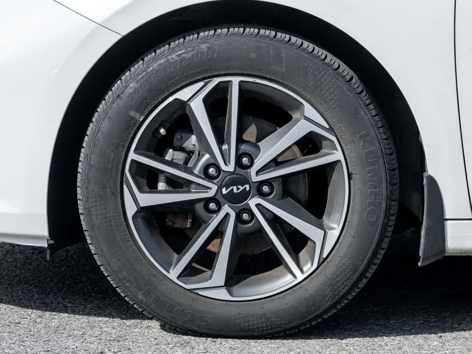 Kia Forte 2023 photo 5