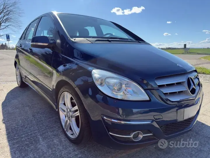 Mercedes-Benz B 180 Cdi 2011 photo 3