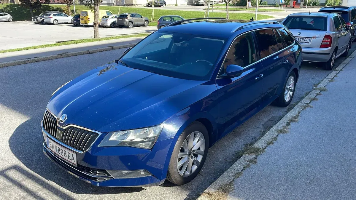 Skoda Superb 2017 photo 2