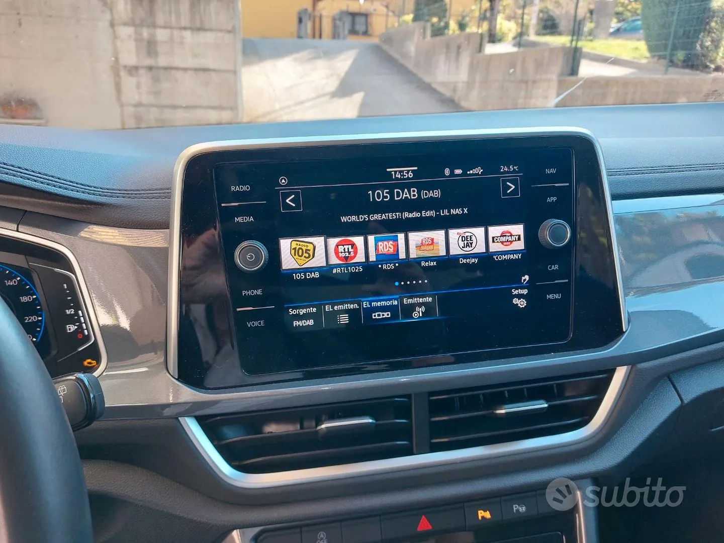 Volkswagen T-Roc 2023 photo 4