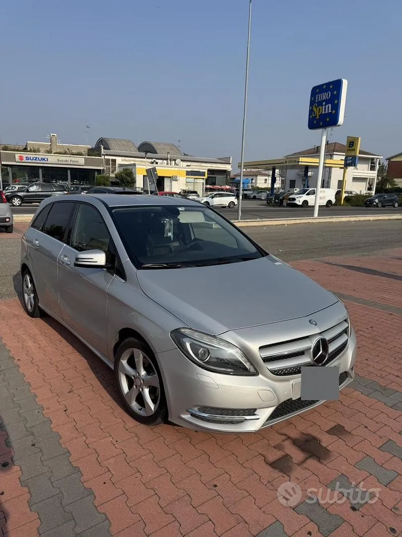 Mercedes-Benz B200