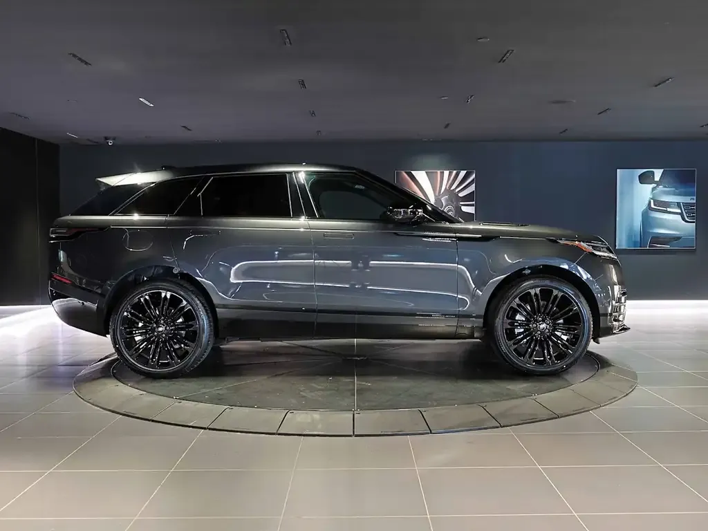 Land Rover Range Rover Velar 2026 photo 4