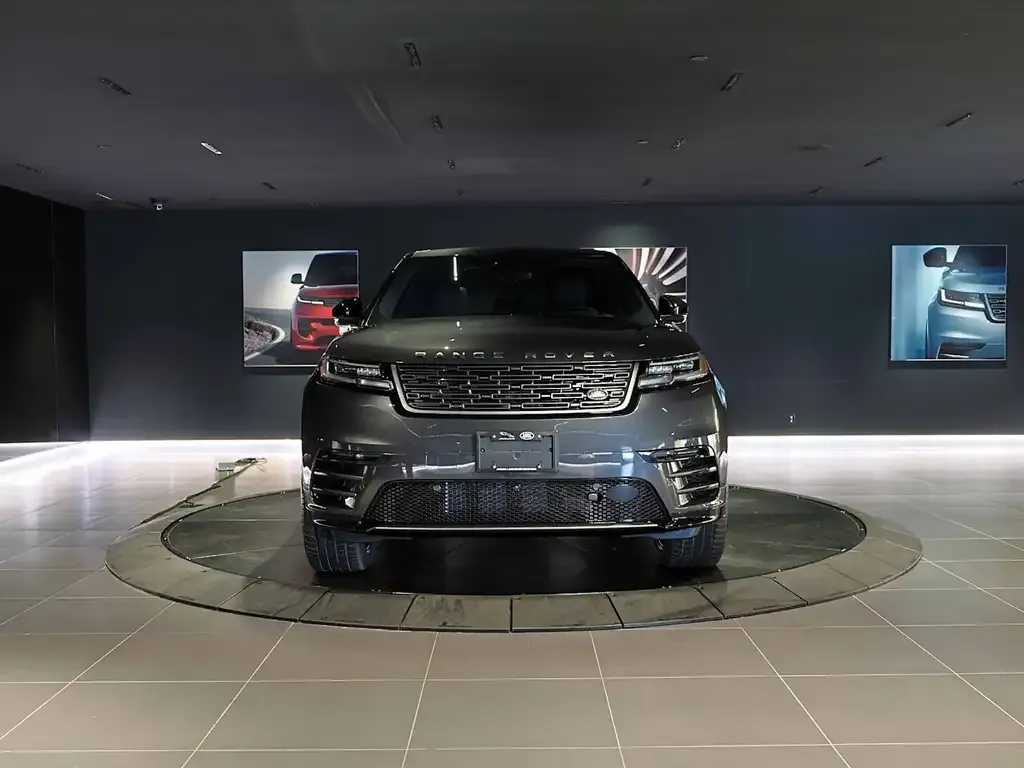 Land Rover Range Rover Velar 2026 photo 2