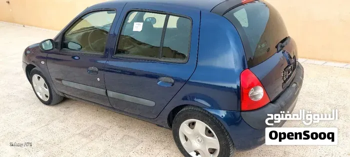Renault Clio 2004 photo 2