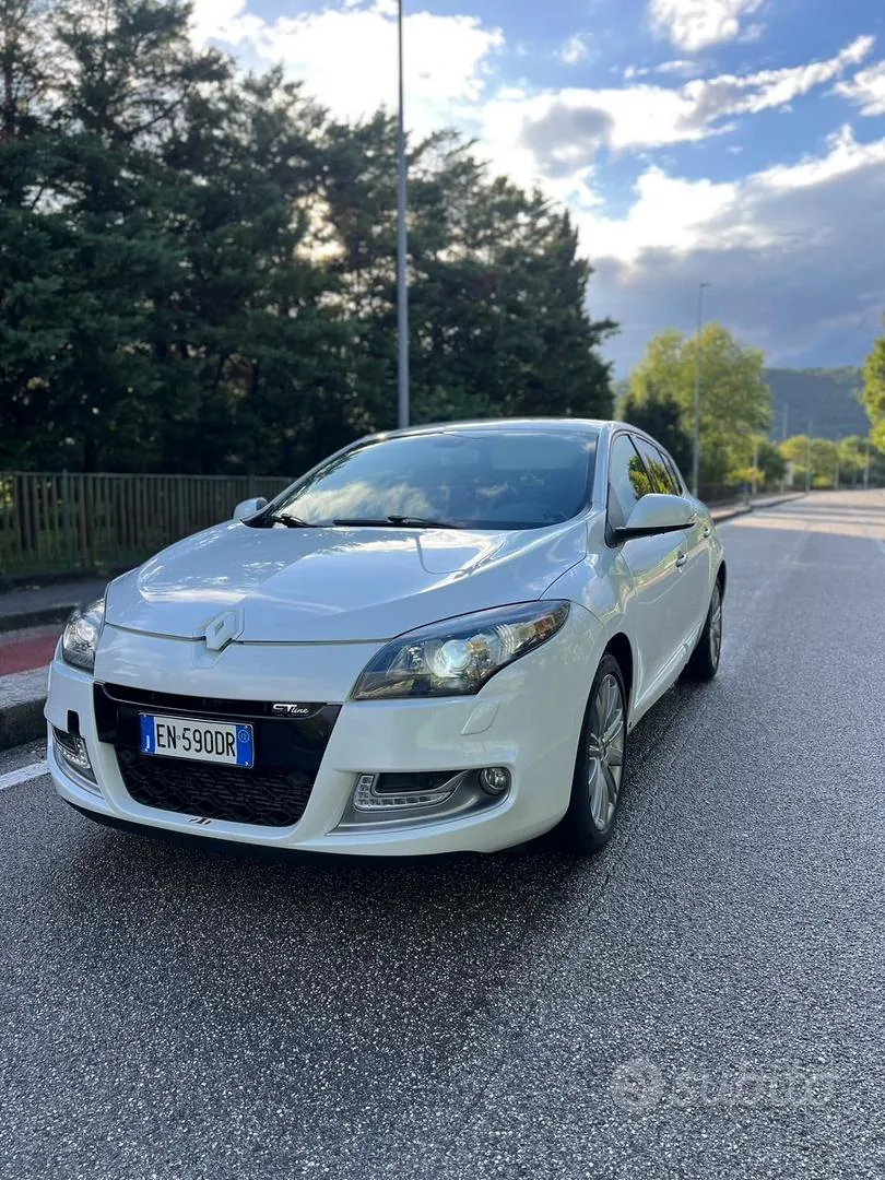 Renault Megane 2012 photo 2