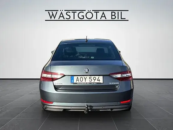 Skoda Superb 2016 photo 5