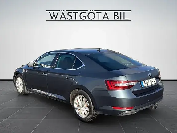 Skoda Superb 2016 photo 4
