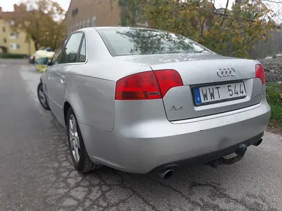 Audi A4 2005 photo 2