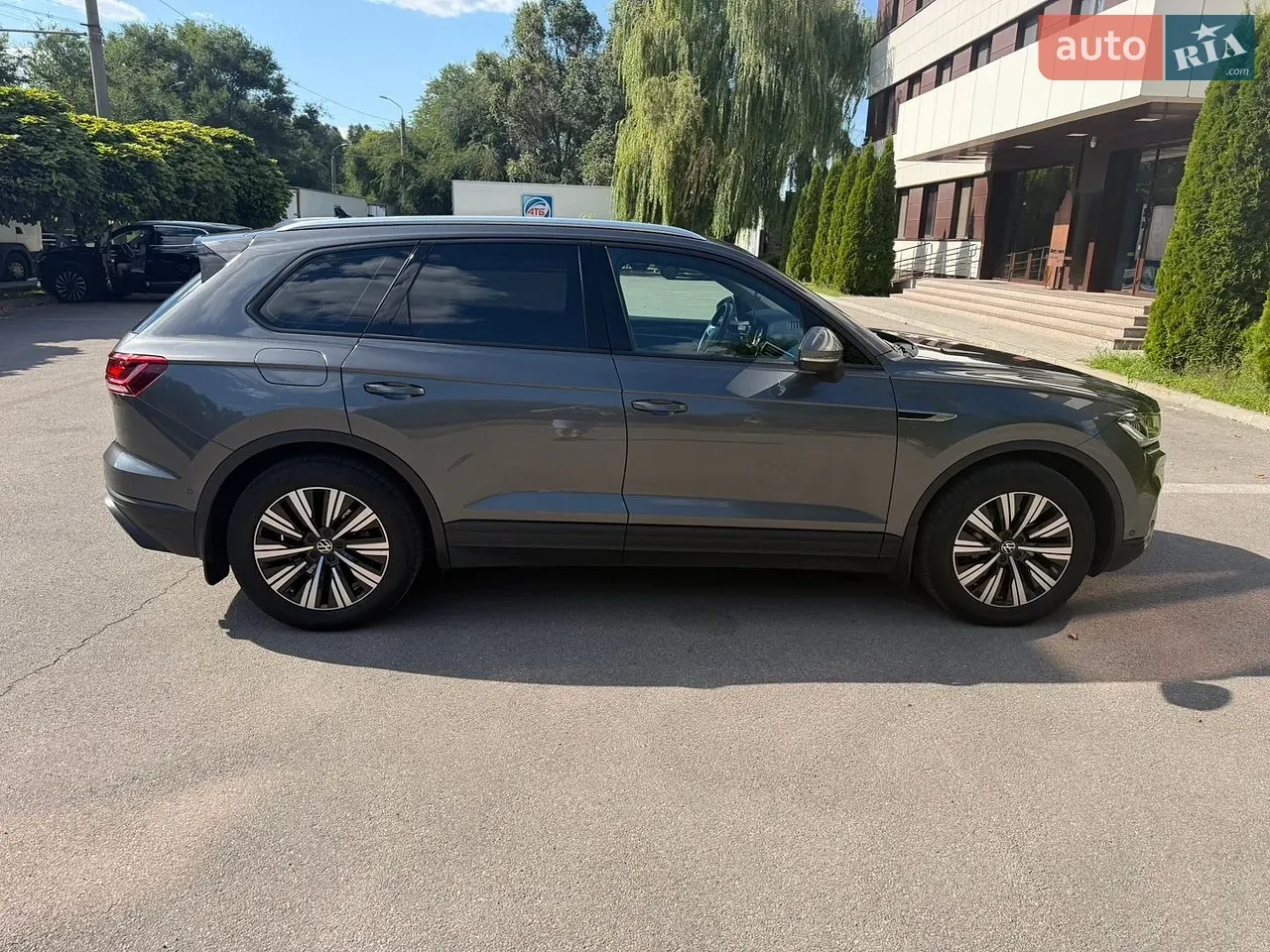 Volkswagen Touareg 2021 photo 3
