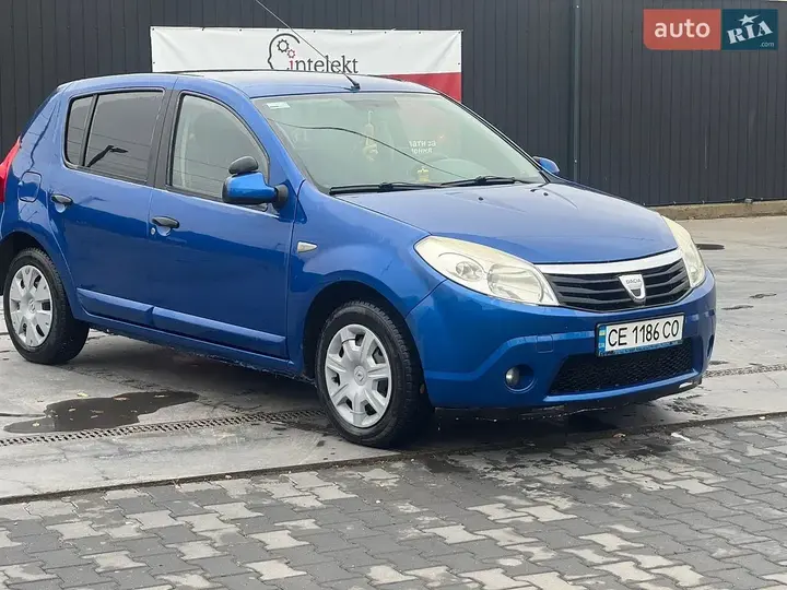 Dacia Sandero 2008 photo 2