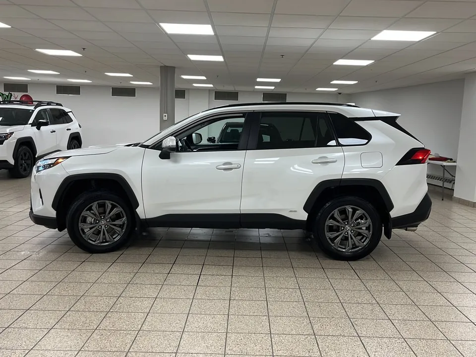 Toyota Rav4 2025 photo 3