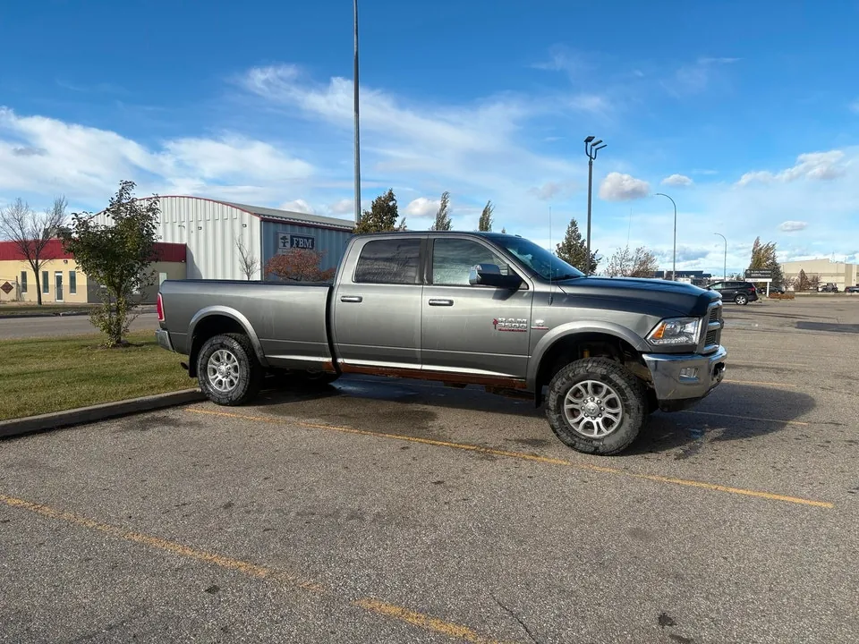 Ram 3500 Laramie 2013 photo 2