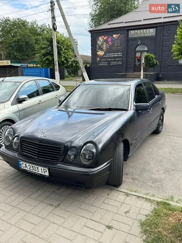 Mercedes-Benz E-Class 1995 photo 4