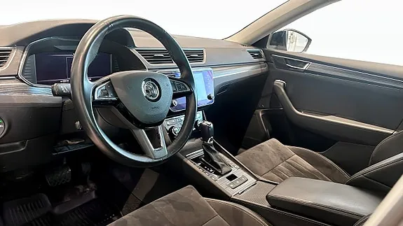 Skoda Superb 2020 photo 2
