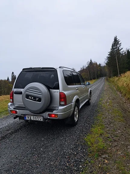 Suzuki Xl7 2006 photo 2