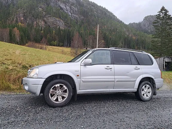 Suzuki Xl7