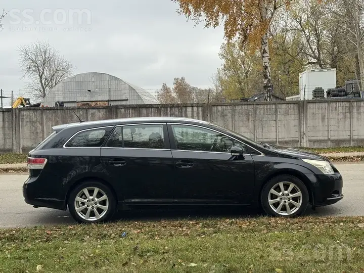 Toyota Avensis 2011 photo 5