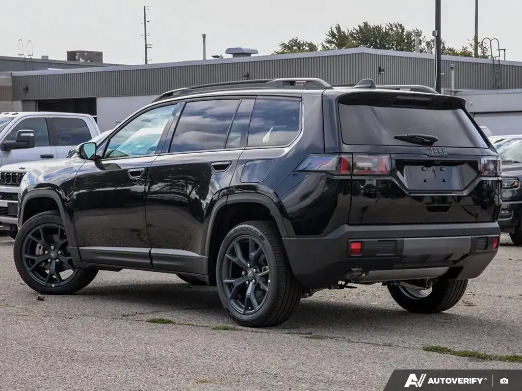 Jeep Cherokee 2026 photo 4