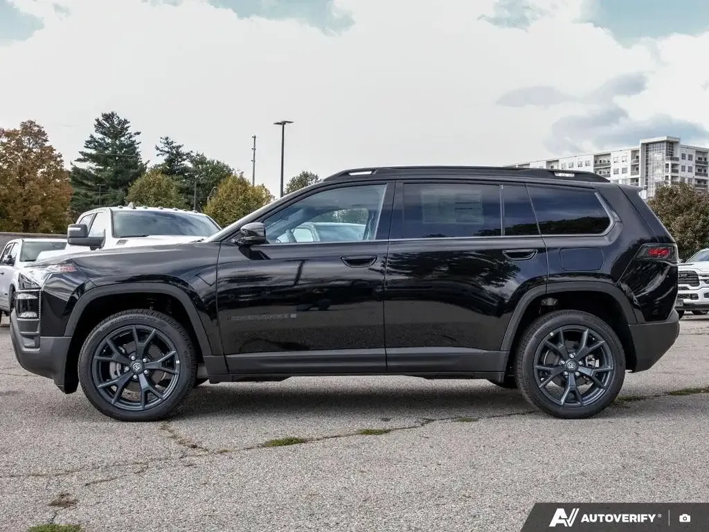 Jeep Cherokee 2026 photo 3