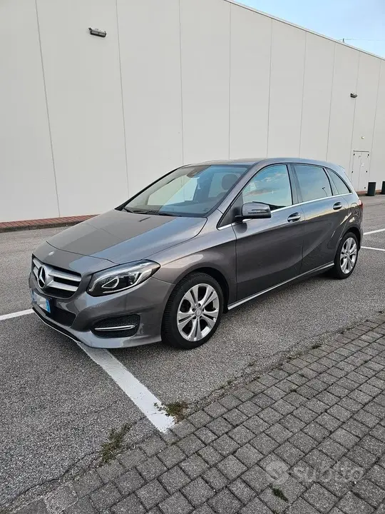 Mercedes-Benz B 2016 photo 2