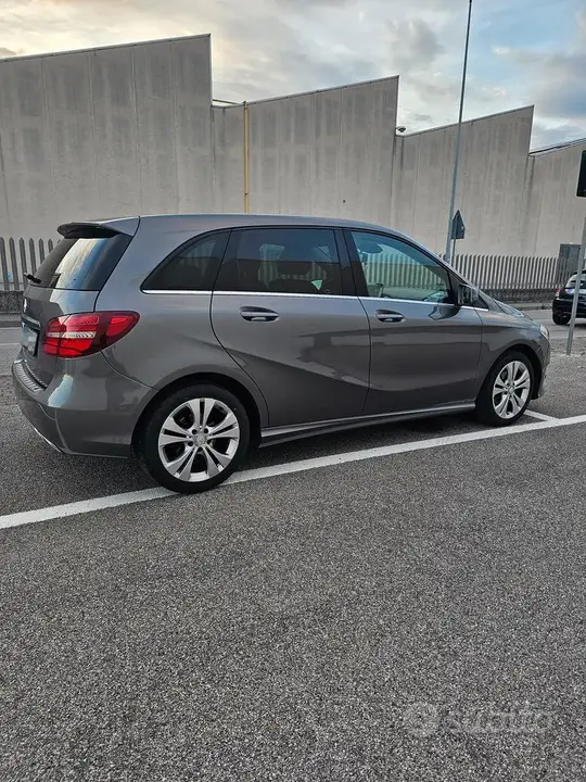 Mercedes-Benz B 2016 photo 3