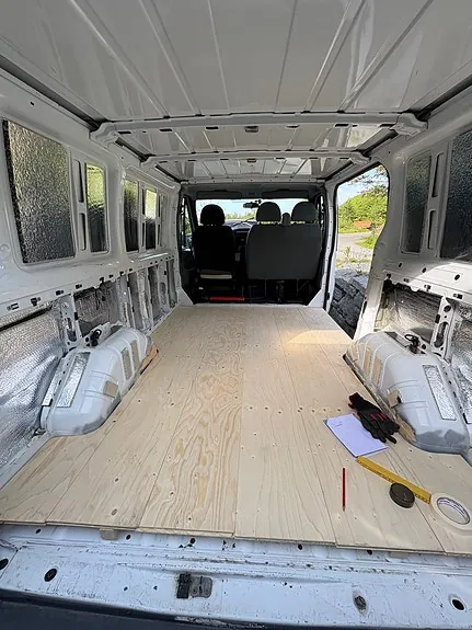 Ford Transit 300S Van 2010 photo 5