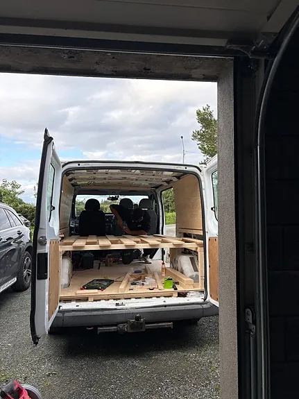 Ford Transit 300S Van 2010 photo 4