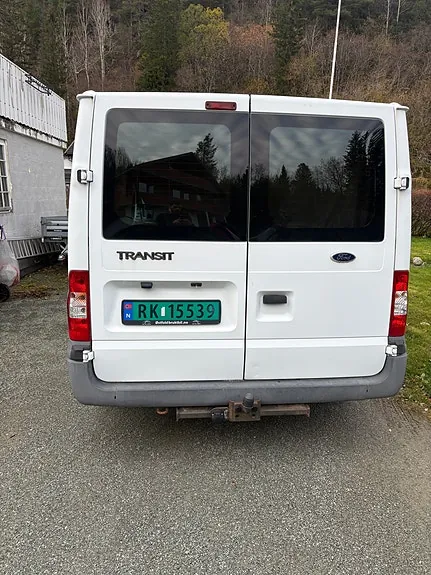Ford Transit 300S Van 2010 photo 3