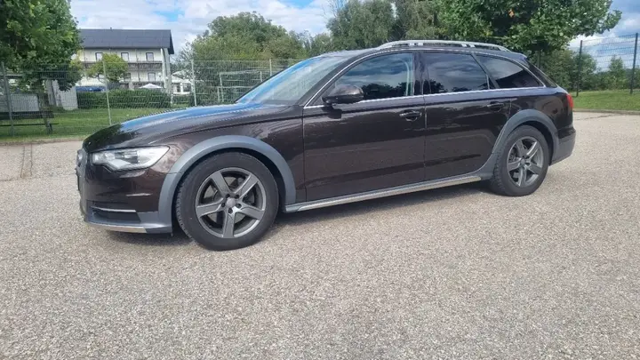 Audi A6 Allroad 2012 photo 2