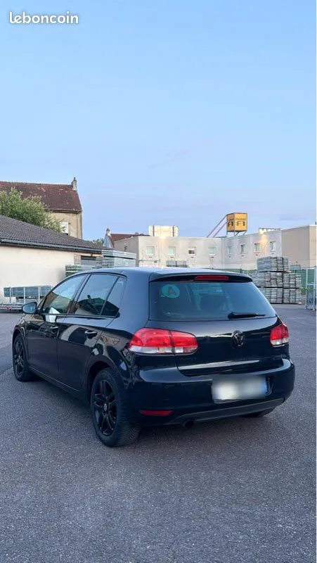 Volkswagen Golf 2010 photo 2