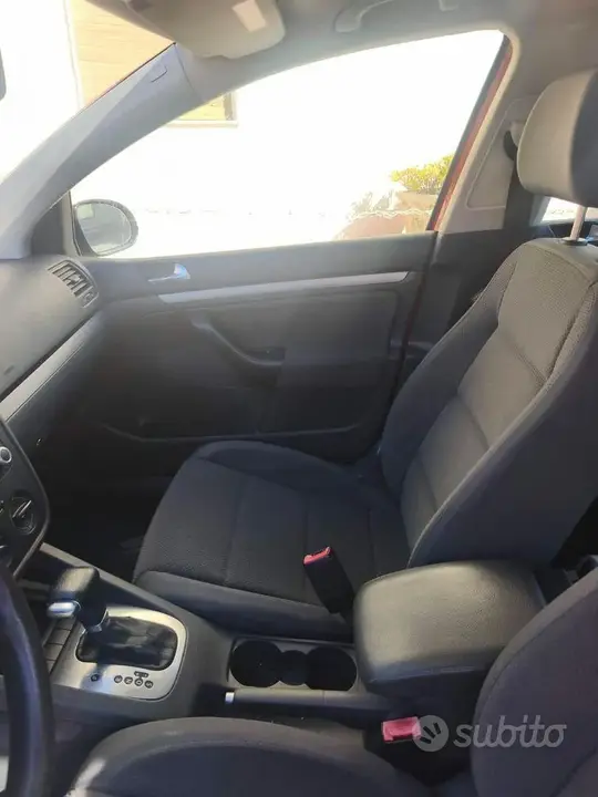 Volkswagen Golf 2012 photo 2