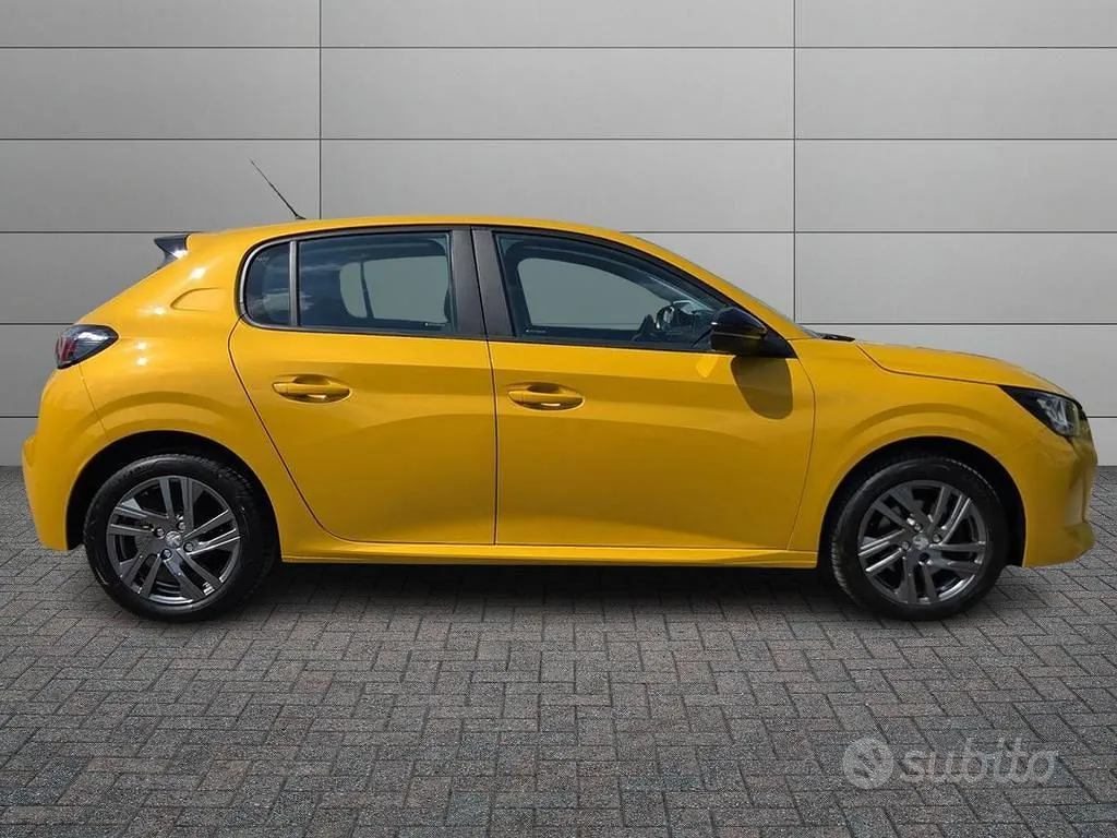 Peugeot 208 2022 photo 3