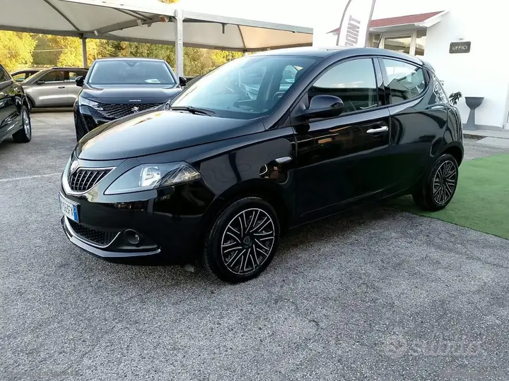 Lancia Ypsilon