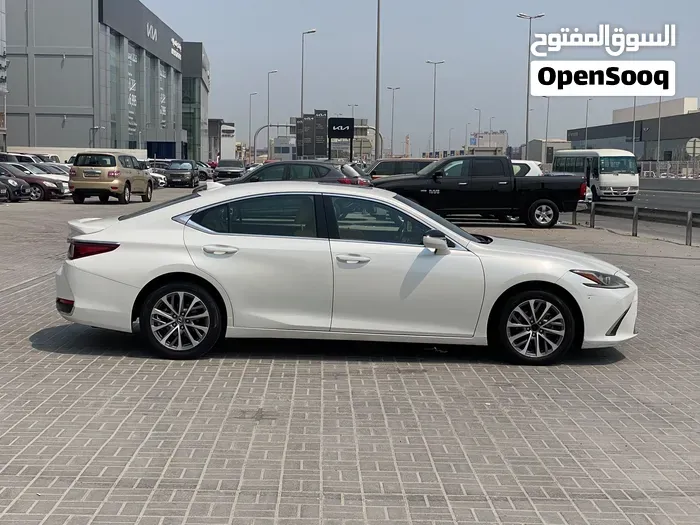 Lexus Es 2023 photo 2