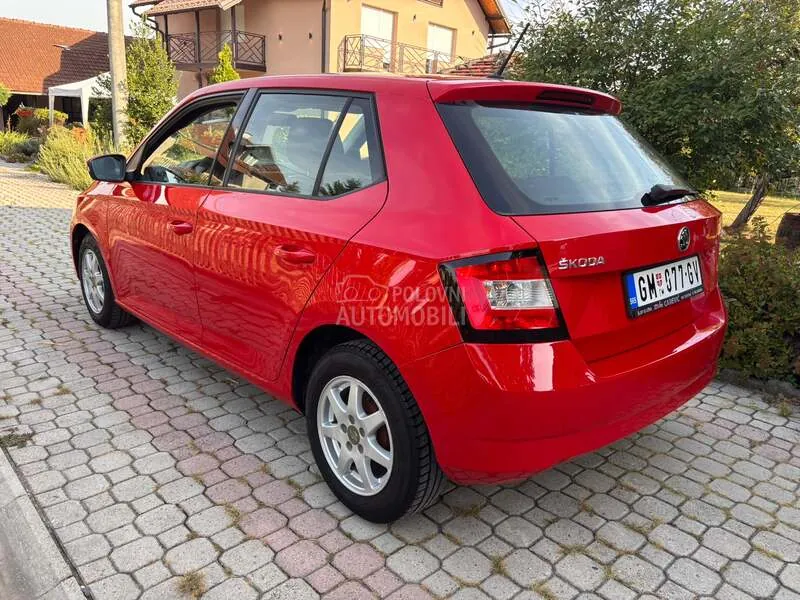 Skoda Fabia 2015 photo 5
