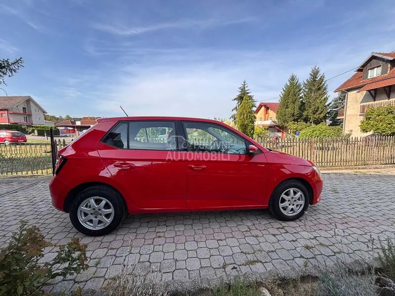 Skoda Fabia 2015 photo 3