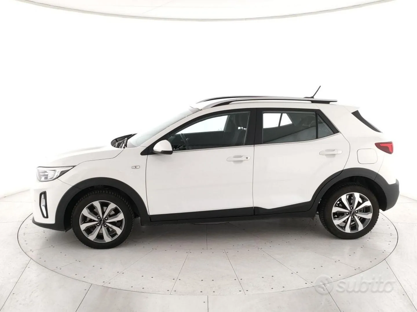 Kia Stonic 2022 photo 2