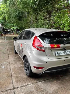 Ford Fiesta 2011 photo 4