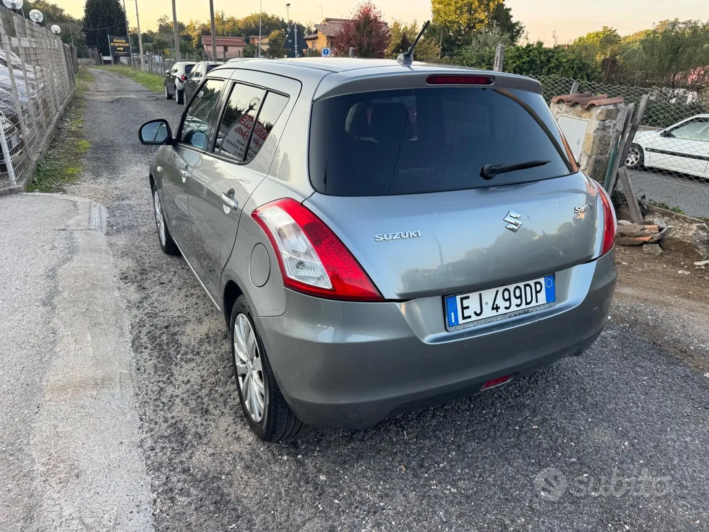 Suzuki Swift 2011 photo 4