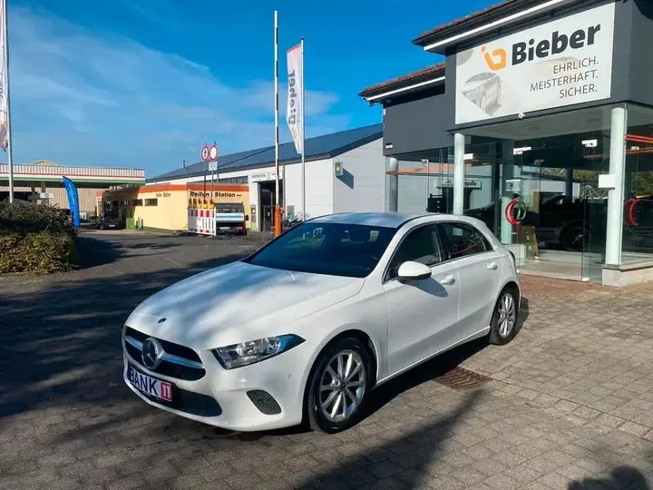 Mercedes-Benz A 220