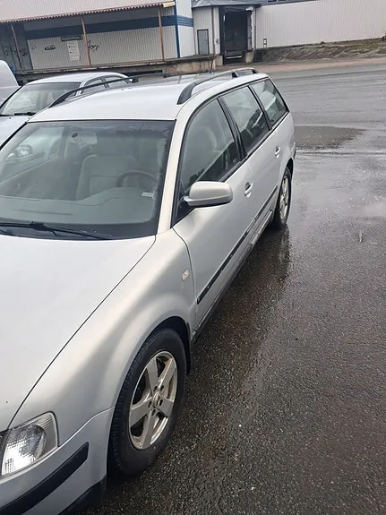 Volkswagen Passat 2000 photo 2