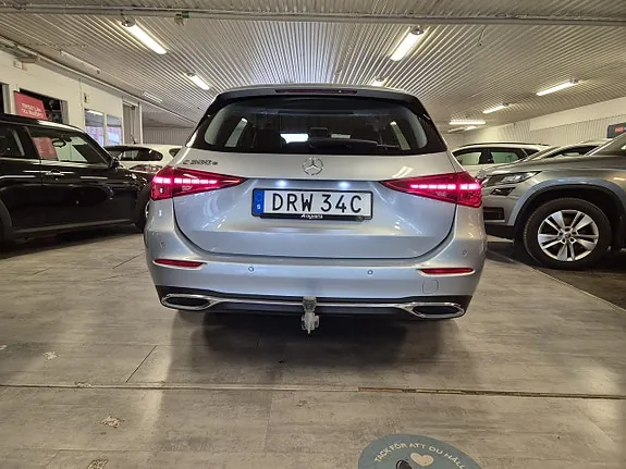 Mercedes-Benz C300 2023 photo 3