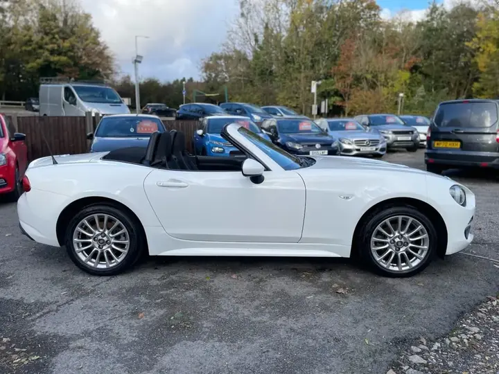 Fiat 124 Spider 2018 photo 2