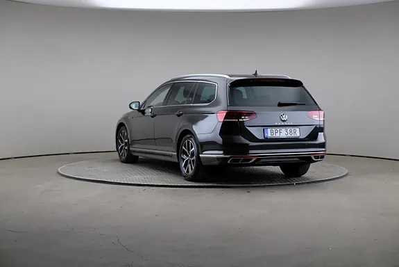 Volkswagen Passat 2023 photo 2
