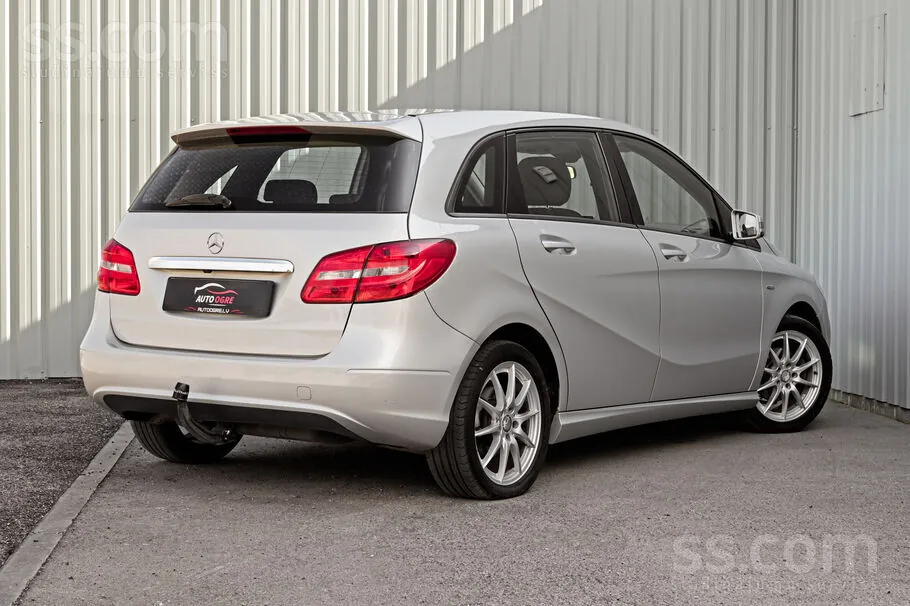 Mercedes-Benz B160 2012 photo 4
