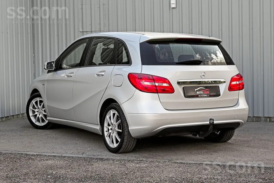 Mercedes-Benz B160 2012 photo 3
