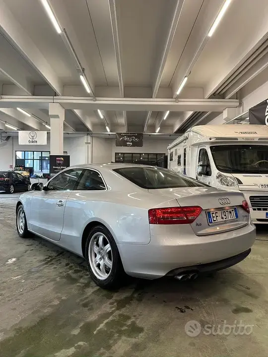 Audi A5 2011 photo 2
