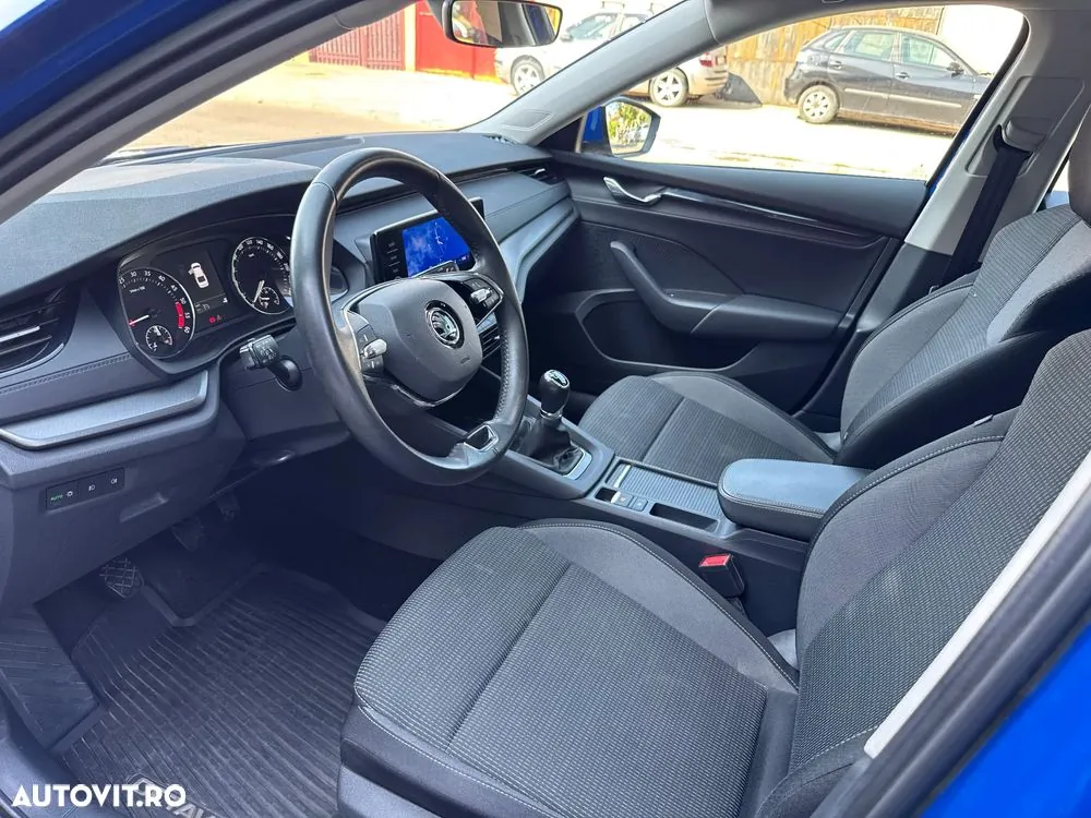 Skoda Octavia 2023 photo 2